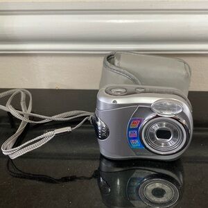 Vintage Vivitar ViviCam 3760 3.0MP Digital Camera